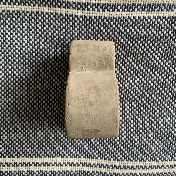 Concrete Ampersand Decor - Picture 3 of 6